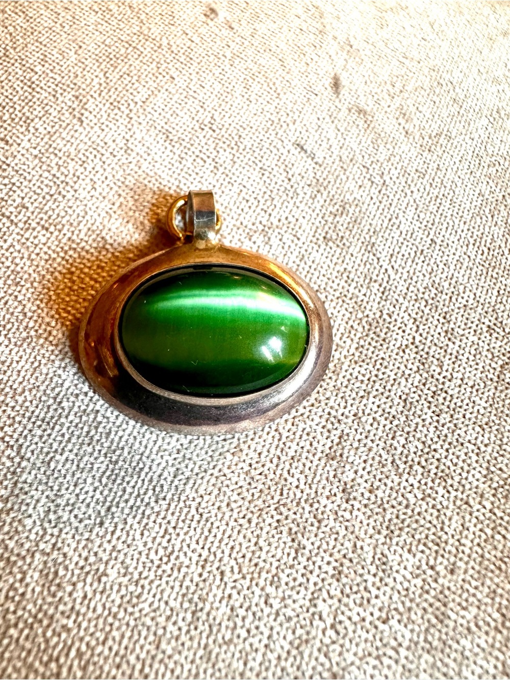 Green Oval cat eye Stone, Sterling Silver Pendant Necklace